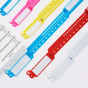 Vòng tay nhựa dành cho bệnh nhân